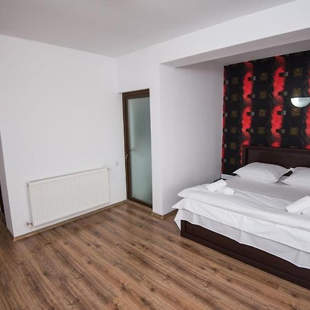 Florencia Studios Köstence Dış mekan fotoğraf